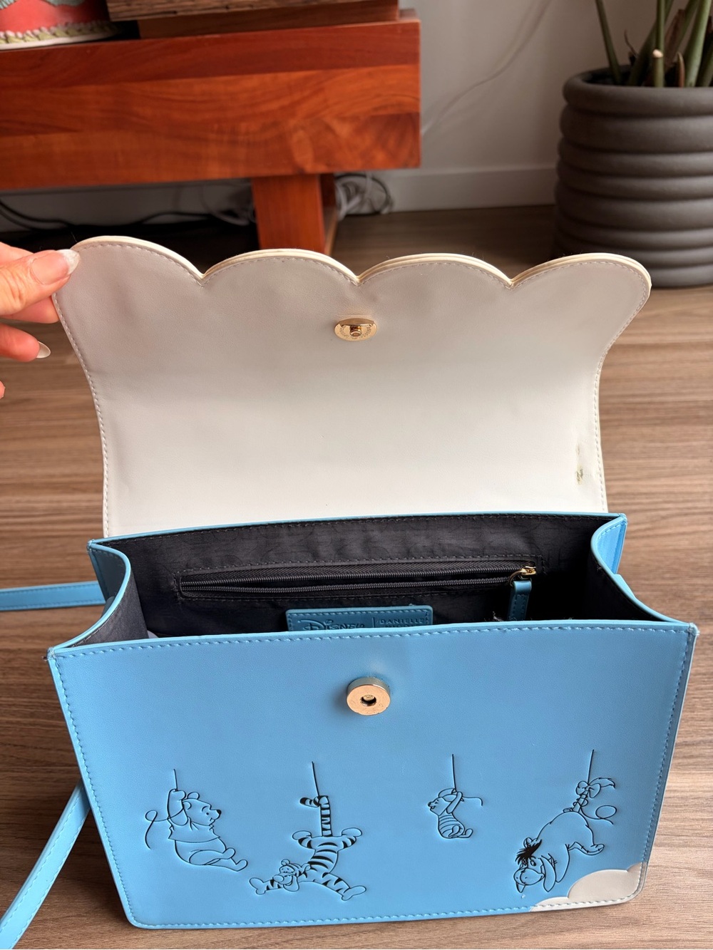 Disney Winnie the Pooh Cross Body - Picture 4 of 11